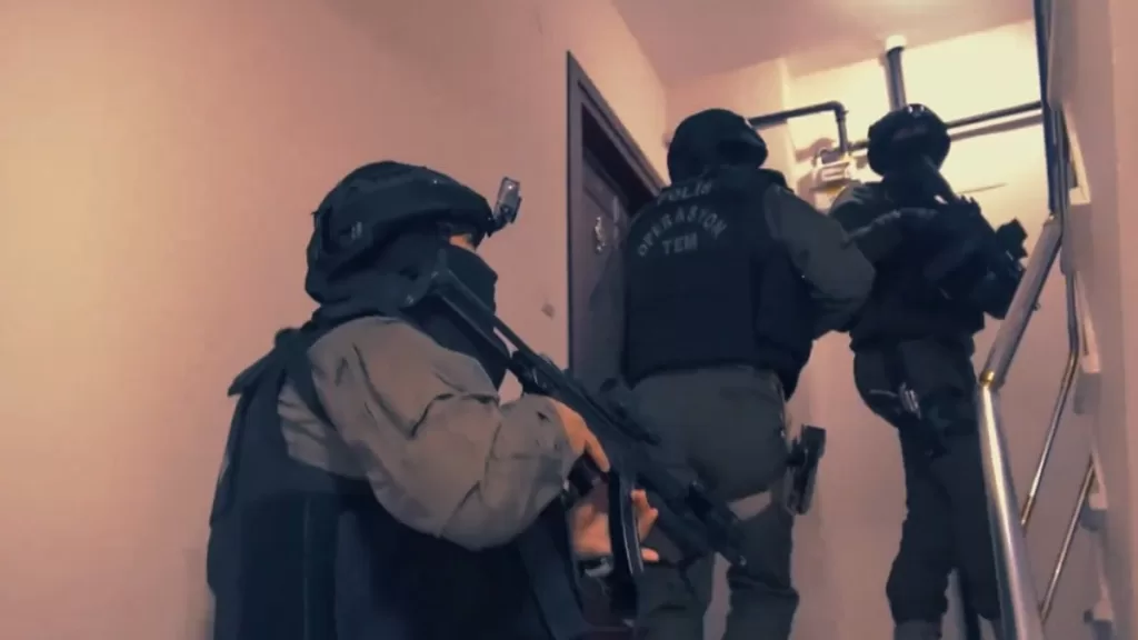 8 ilde es zamanli deas operasyonu 24 kisi yakalandi 33LIKYeD