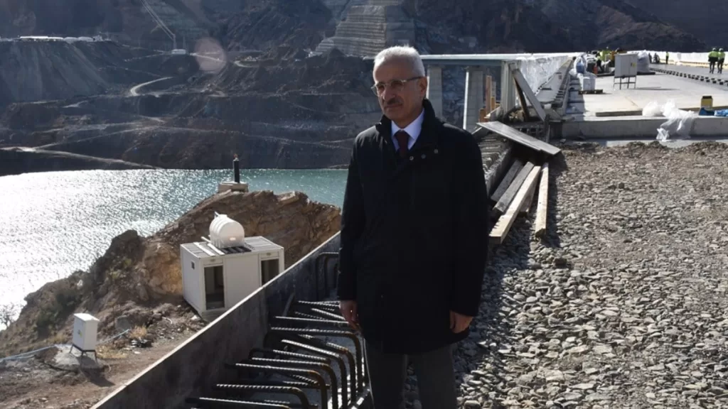 abdulkadir uraloglu rize artvin havaalaninda gecen yil 1 milyonu gecen yolcu trafigi oldu vQSwGDhN