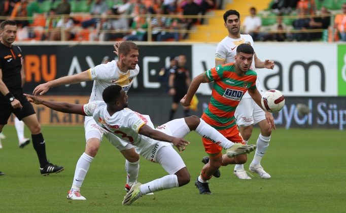 Alanya’da ÇILGIN son: 90+13’te gol!