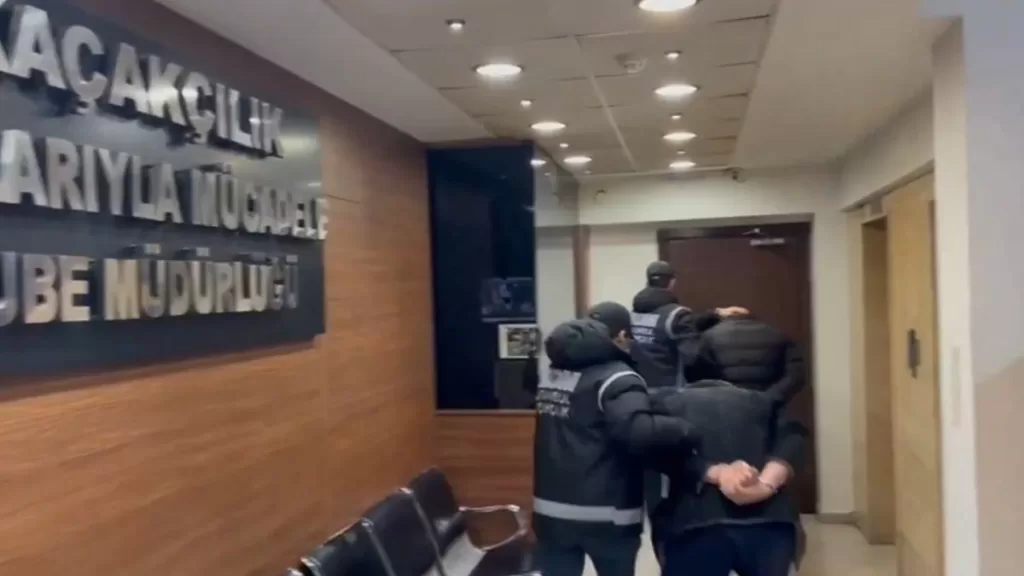 ali yerlikaya acikladi interpol tarafindan kirmizi bultenle aranan iki kisi yakalandi O9tNM4aA