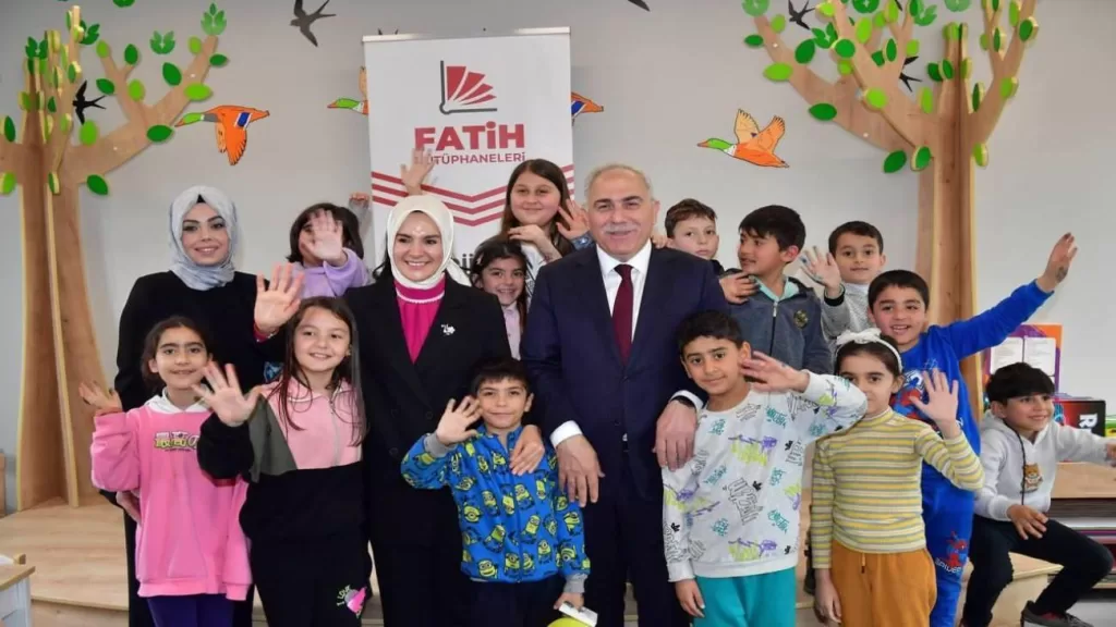 bakan goktas silivrikapi anne cocuk merkezini ziyaret etti thTVzB3O