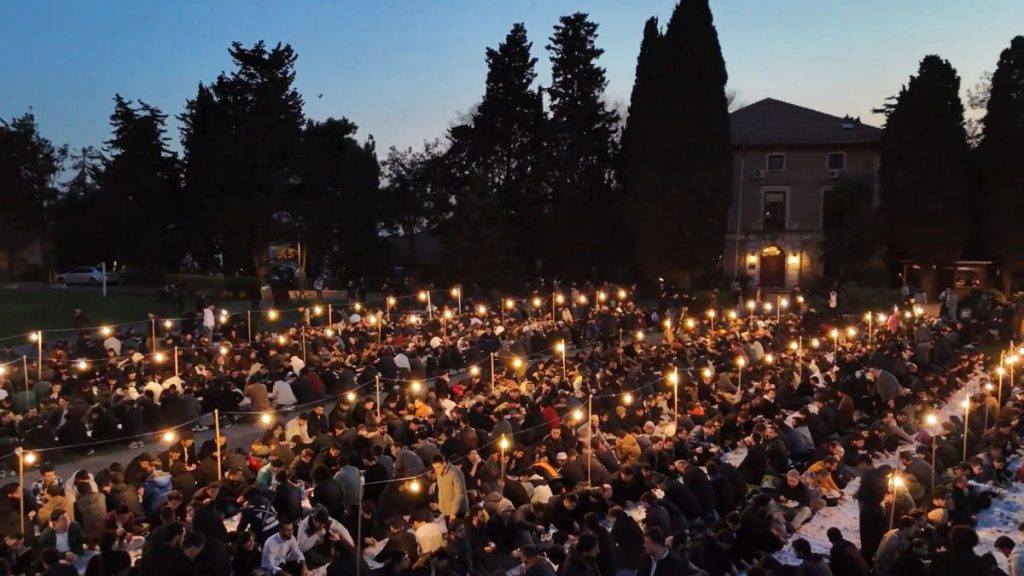 bogazici universitesinde iftar YTNHq841
