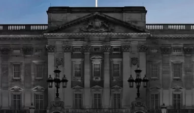 Buckingham Sarayı Dünya Saati için 1 saat karanlık kalacak