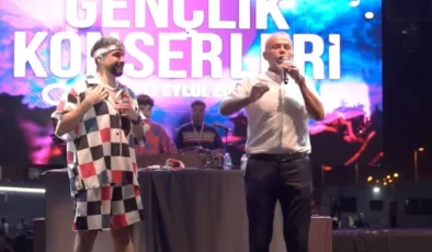 Çekmeköy Belediye Başkanı Ahmet Poyraz: “Atatürk de bizim Osmanlı da bizim”