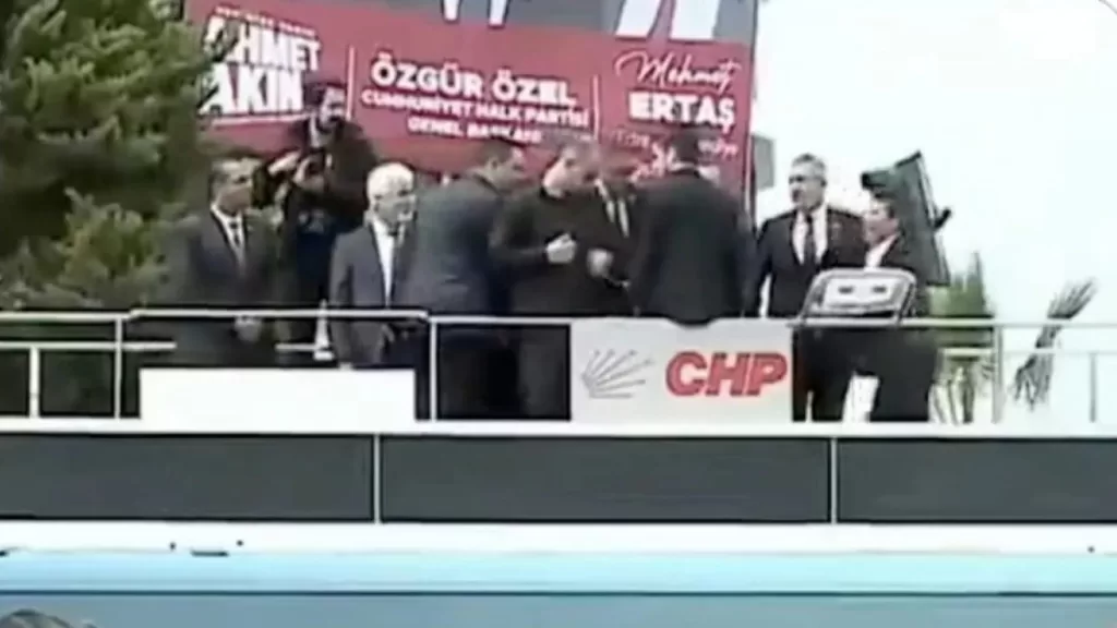 chp mitinginde ezan cikmazi benim zayif oldugum konular UOfNXnnF
