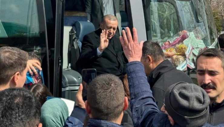 Cumhurbaşkanı Erdoğan Konya’da çocuklara hediye dağıttı