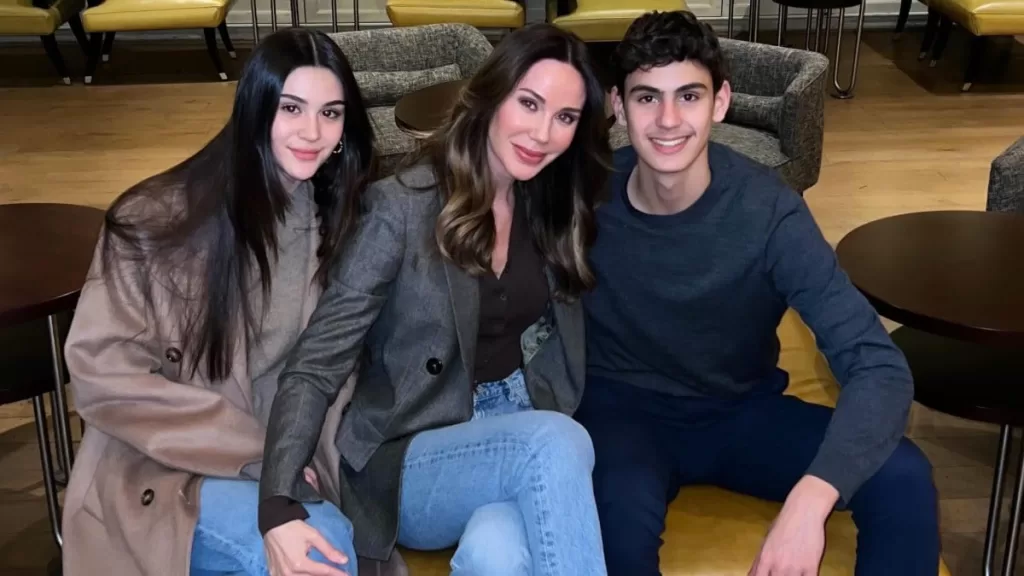 demet sener ile ibrahim kutluayin oglu omer 15 oldu ayni babasi GwBvUH5a