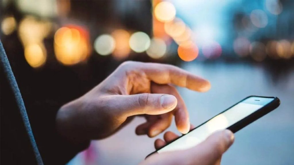 dolandiricilikta yeni yontem telefonlara sizarak banka hesaplarini bosaltiyorlar PIpGimxx