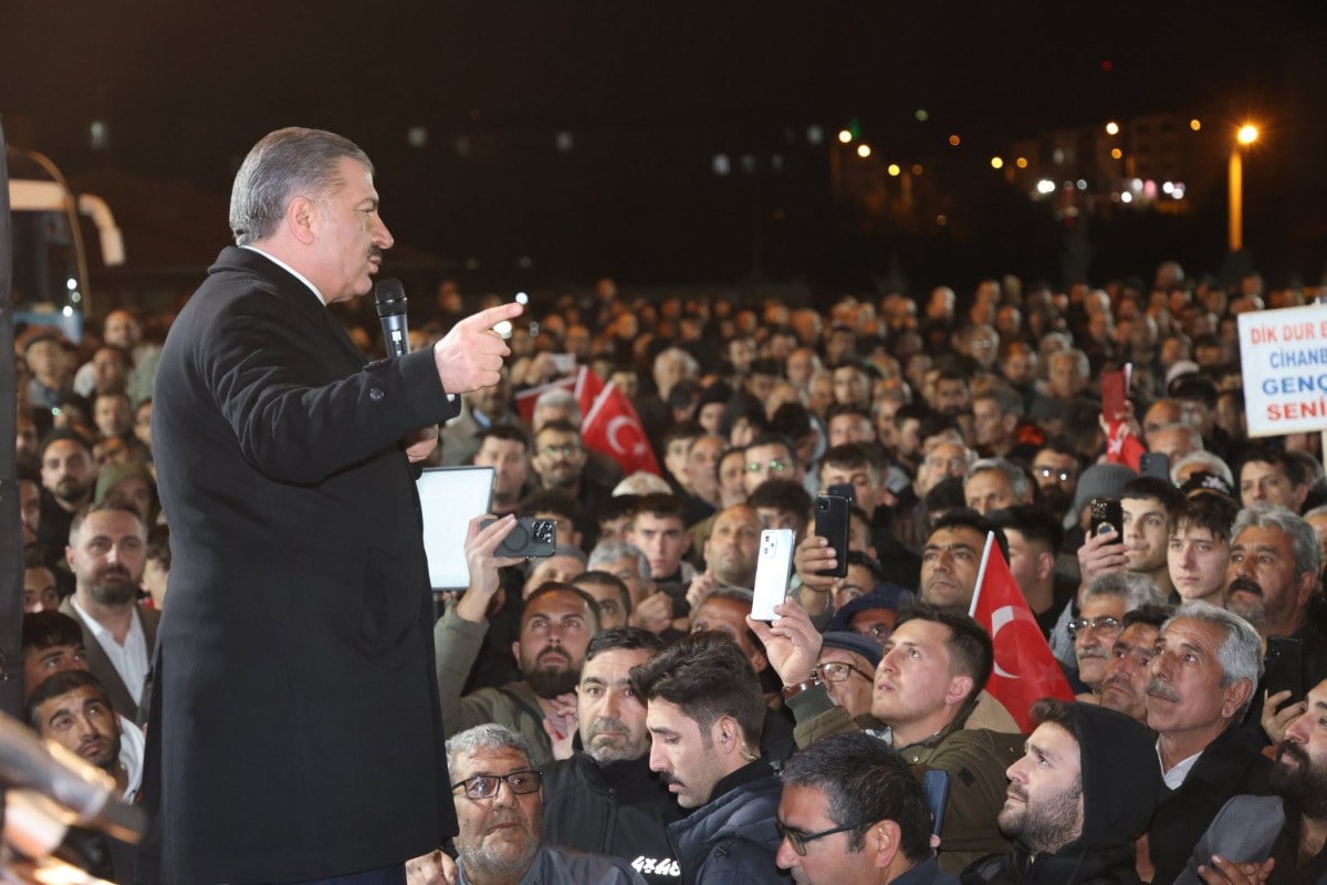 fahrettin koca konyada vatandaslarla bir araya geldi 0 DiXj6f8m