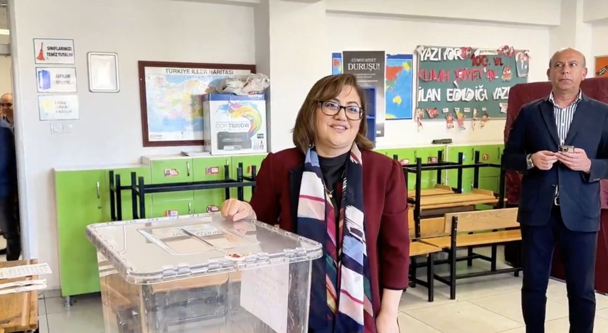 fatma sahin sandik basina gitti 0 lq5uBVK6