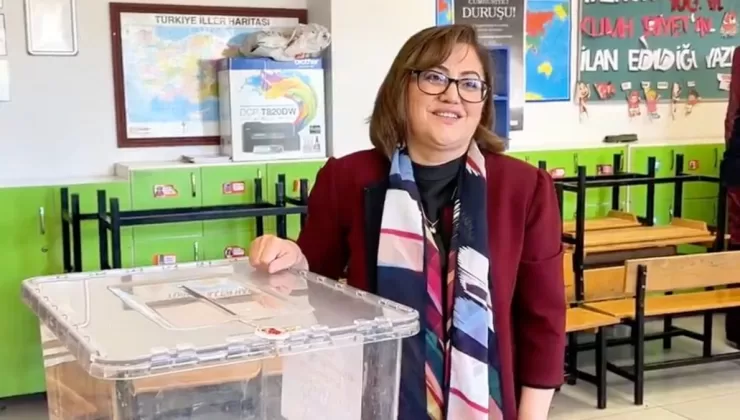 Fatma Şahin, sandık başına gitti