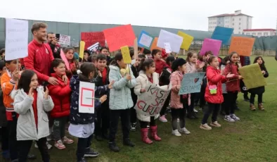 GMG Kastamonuspor’a minik öğrencilerden dayanak