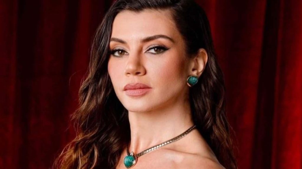 gokce bahadir bogaz manzarali evine bakin ne kadar kira oduyormus duyanlarin dudagi ucukladi YxAGG9V7