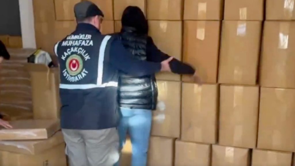 gumruk muhafaza ekiplerinden mersin ve ankarada kacakcilara darbe mg7vmGen