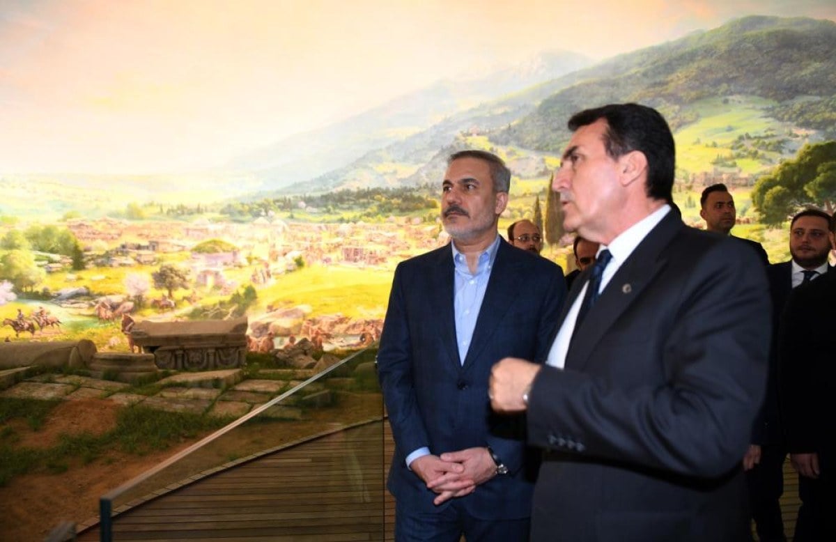 hakan fidan bursada panorama 1326yi gezdi 0 TI1Vq7s4