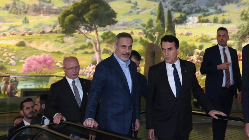 hakan fidan bursada panorama 1326yi gezdi qx1qOiKm