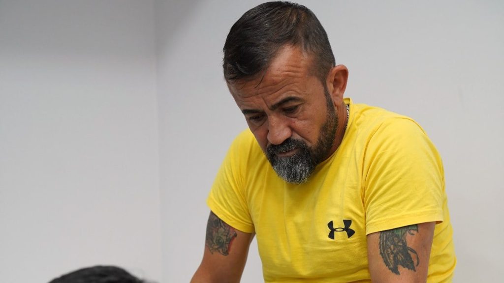 hatayda depremde bacagini kaybeden adam protezine kavustu yurumeyi ozlemisim byemC42T