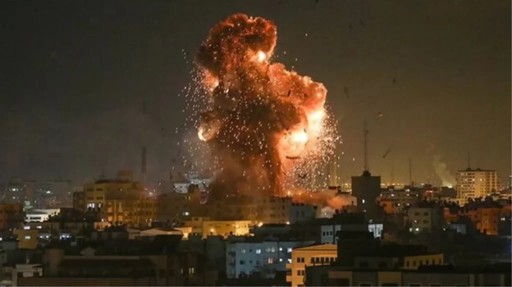israil gazzede evi bombaladi 27 filistinli can verdi 2CjWF7Rc