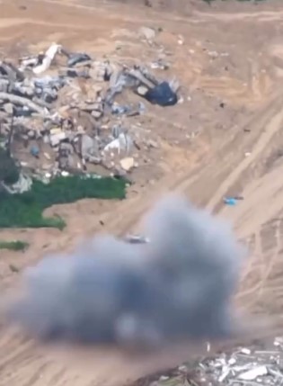 israil insansiz hava araciyla yolda yuruyen 4 sivili bombaladi 2 YUJz2Pwr