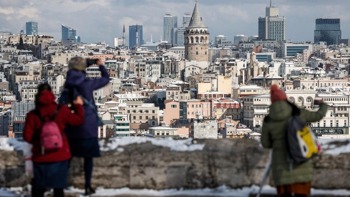istanbul turizme hizli basladi ilk 2 ayda 2 milyon 457 bin 518 turist geldi UyaCeFHX