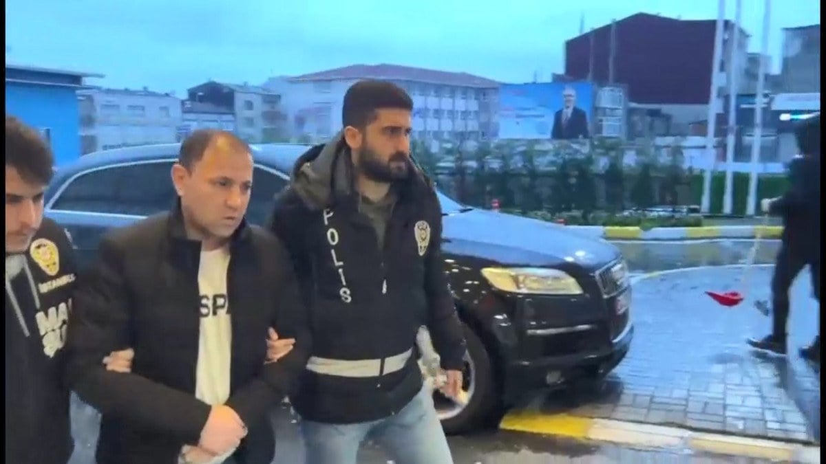 istanbulda 1 milyon 100 bin tl karsiliginda 35 milyon alan 6 tefeci gozaltina alindi 3e7VKOhz