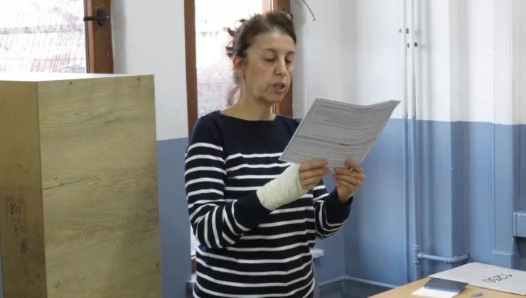 İstanbul’da görevliler sandık yemini ederek göreve başladı