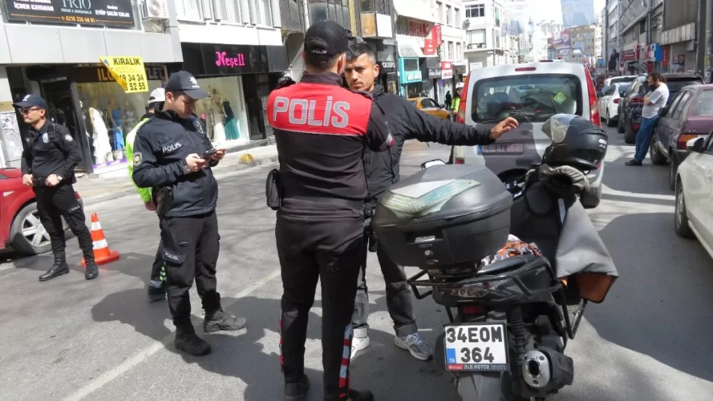 istanbulda helikopter destekli huzur denetimi gerceklestirildi TvOu3w53