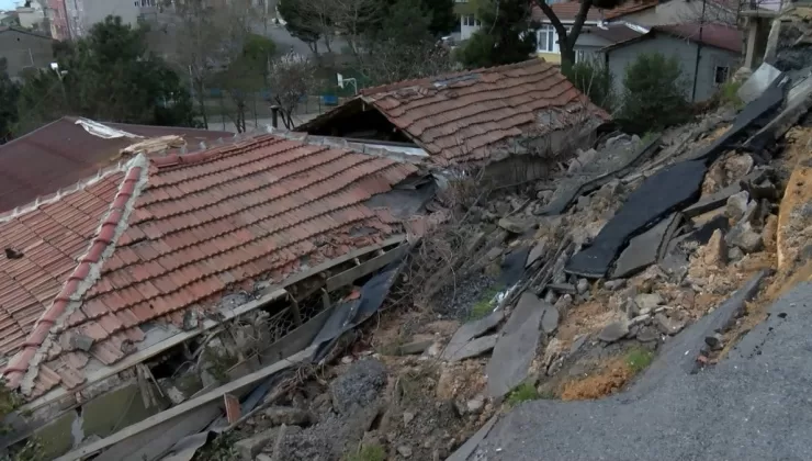 İstanbul’da yol çöktü: Gecekondular hasar büyük gördü