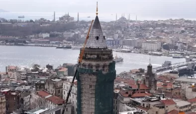 İstanbul’un simgesi Galata Kulesi inşaat filesiyle sarıldı