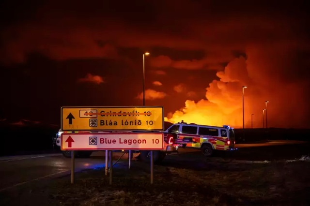 izlandada son 3 ayda 4 yanardag patlamasi bolgede ohal ilan edildi vatandaslar kisa mesajla sgI7a3Ke
