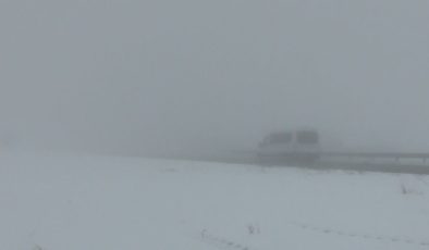 Kars’ta etkili olan sis görüş mesafesini düşürdü: Vatandaş zor anlar yaşadı