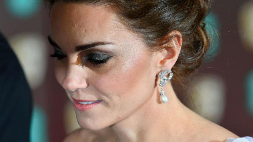 kate middleton oldu mu ingiltere calkalaniyor jiGcZ5LO
