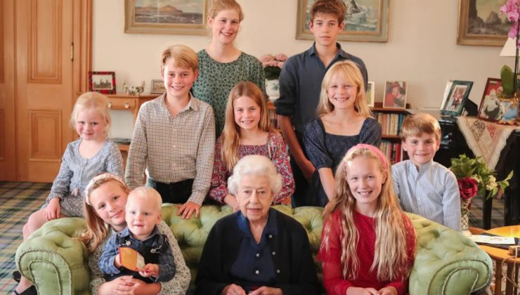 Kraliyet ailesinin bir fotoğrafı daha, dev site tarafından “düzenlenmiş” olarak damgalandı