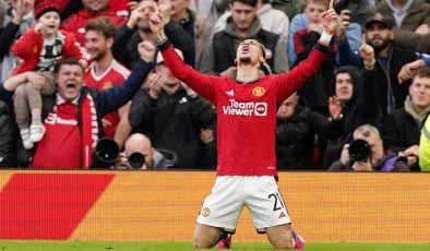 Manchester United ile Liverpool’un 7 gollü savaşı!