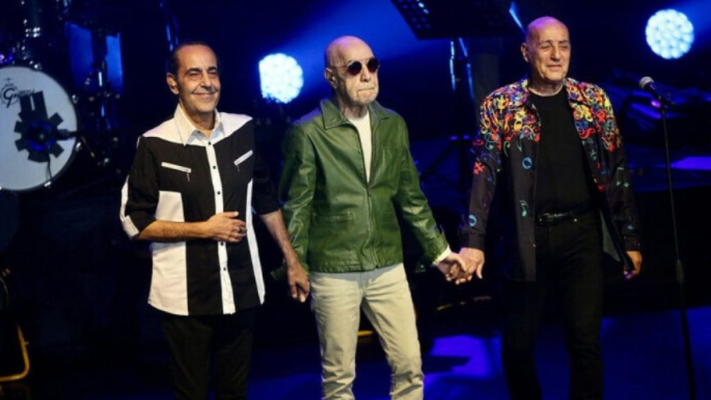 mfo grubu ozkan ugurun vefatinin ardindan ilk konserini verdi GHarlEES