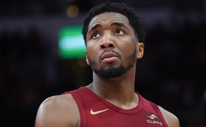 mitchell burnundan operasyon gecirecek en az 1 hafta yok NHVAuII1