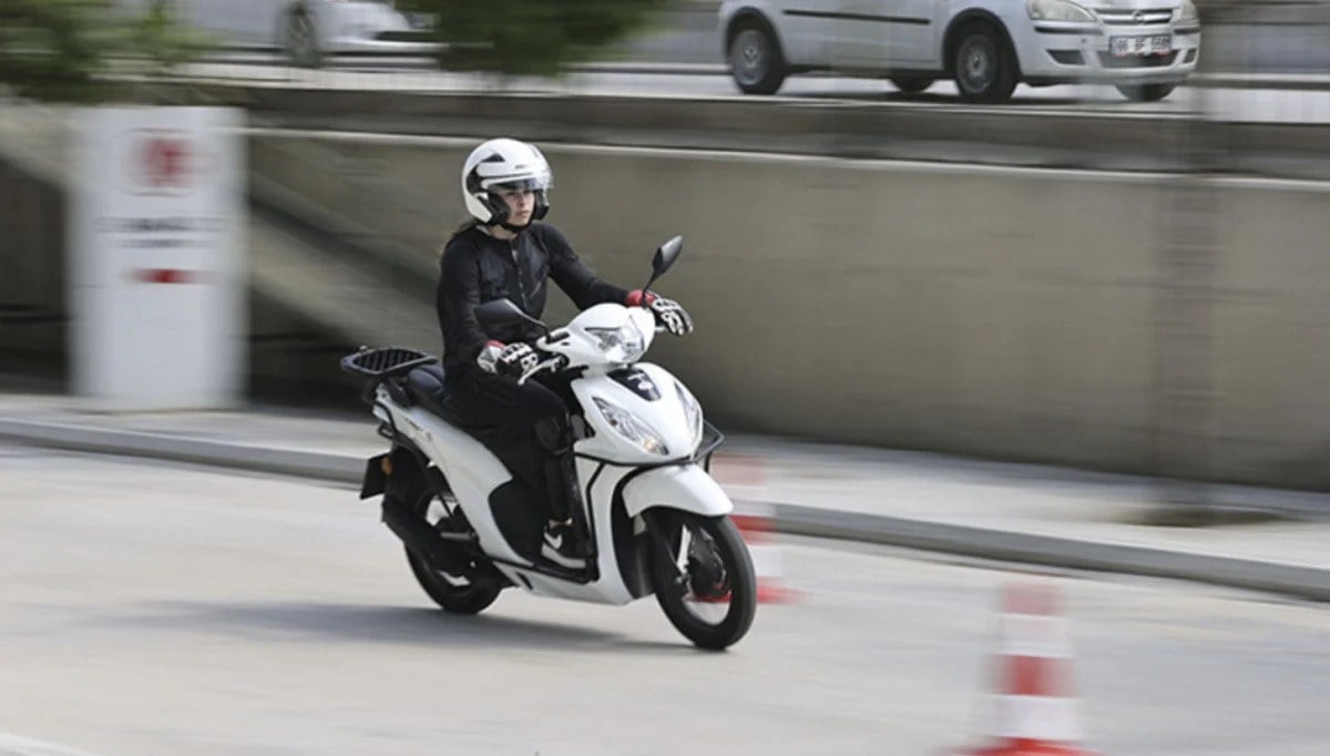 motosiklet satislari rekora kosuyor hedef 15 milyon 0 uK5QtJU1