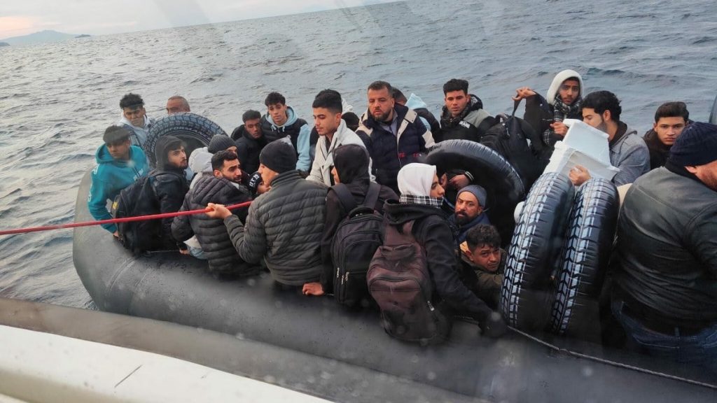 muglada gocmen operasyonu 33 gocmen kurtarildi 67 kacak yakalandi MJU7Z4fL