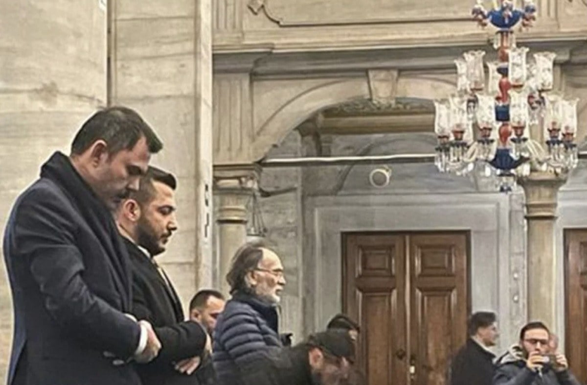 murat kurum gune eyupsultanda sabah namaziyla basladi 1 gMgOD9NU