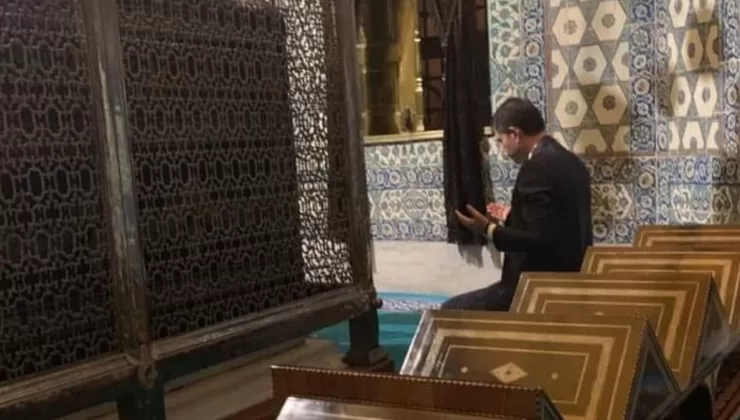 Murat Kurum güne Eyüpsultan’da sabah namazıyla başladı