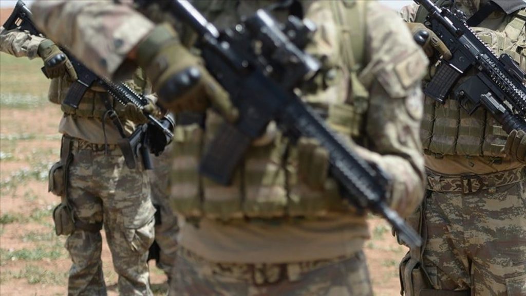 pence kilit bolgesinde hain saldiri 1 asker sehit oldu 4 asker yarali FY795UyV