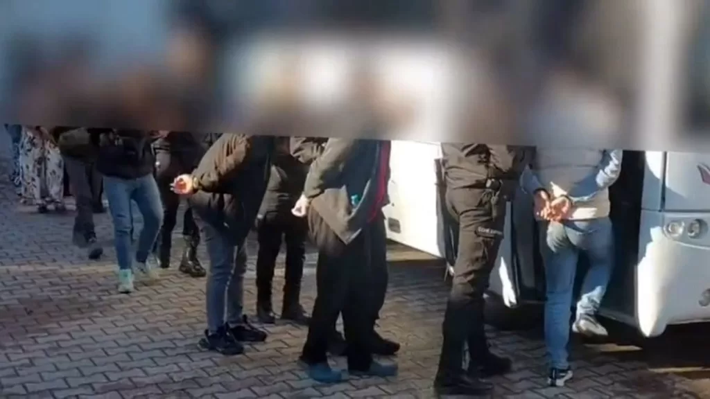 sakaryada dur ihtarina uymadilar 58 kilo bonzai ile yakalandilar PfBkCeqD