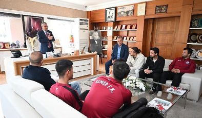 Şampiyon, Kemer 2020 Futbol Kulübü’nden Başkan Topaloğlu’na ziyaret