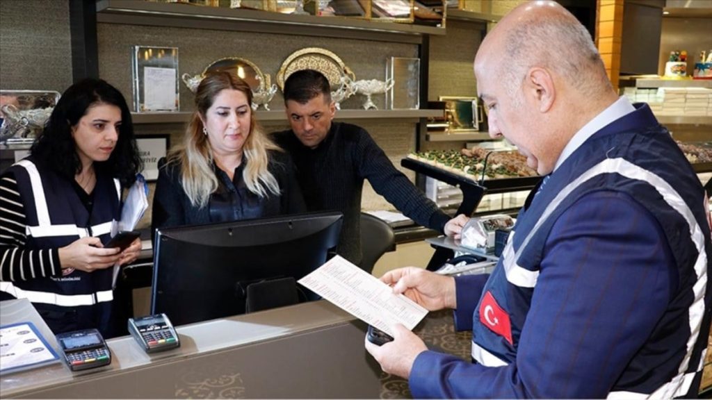 ticaret bakanligi ramazanda restoran denetimlerine 17 milyon lira para cezasi kesti dUKsnW7Z