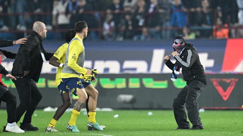 trabzonspor fenerbahce maci sonrasi 12 gozalti Gduqjlg3