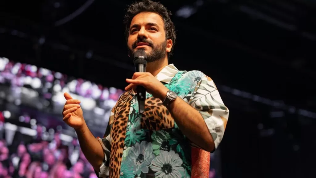 unlu komedyen hasan can kayadan hayranlarini heyecanlandiran aciklama hayranimla birlikte olurum NHfvkhVn