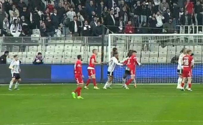 VAR uyardı, Antalyaspor penaltı kazandı
