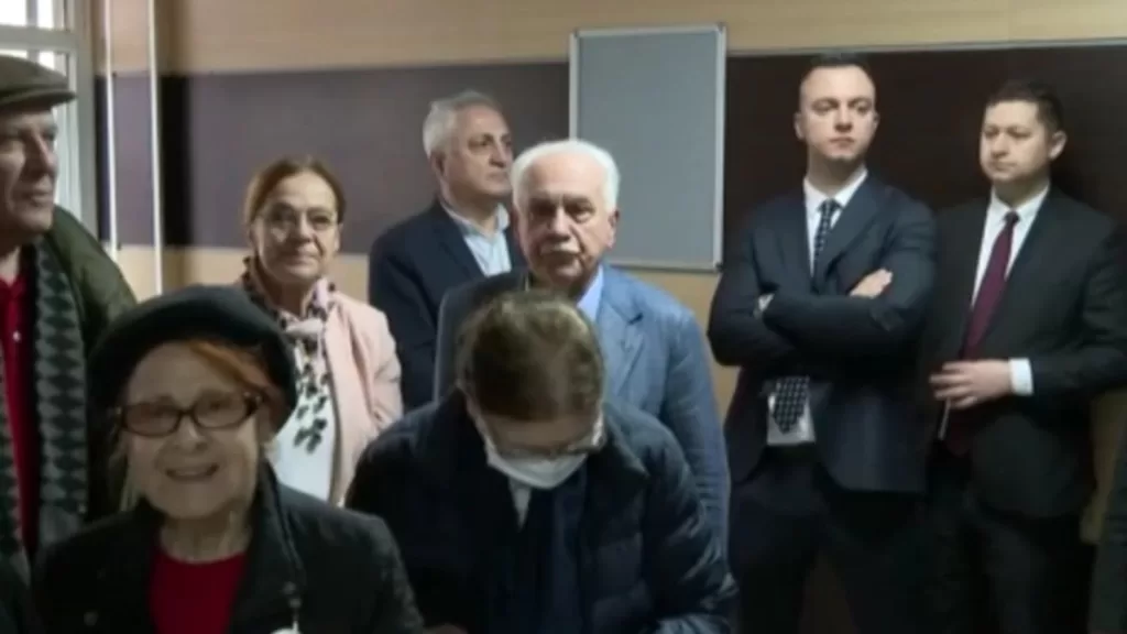 vatan partisi genel baskani dogu perincek oyunu kullandi vrsBvelb