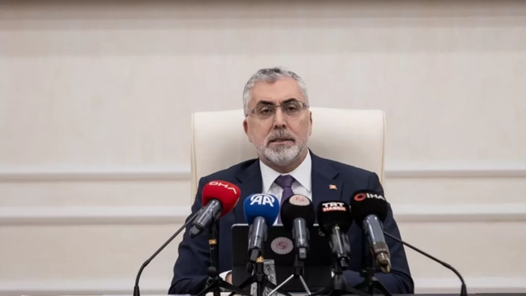 vedat isikhan son 10 yilin en dusuk issizlik seviyesini gorduk 2RMgu346