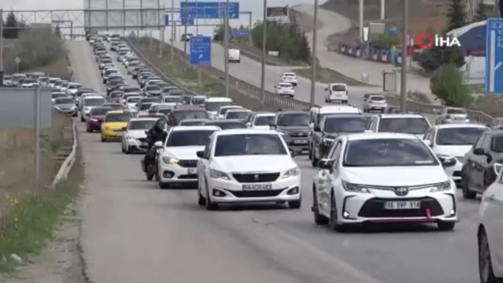 43 ilin gecis guzergahinda trafik yogunlugu 7bRsVx7f